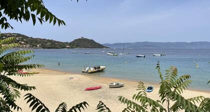 VILLA AVEC VUE EXCEPTIONNELLE SUR LA MER