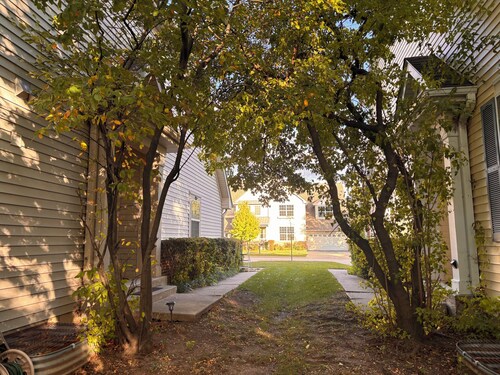 4 BR 2. 5 BAD Unabhängiges Zuhause BAD Sweet Home in der Nähe von O'Hare Intetnational 