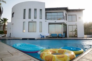 Bagian depan properti