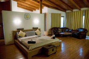 Familienzimmer, Mehrere Betten, Nichtraucher, Meerblick | Schallisolierte Zimmer, kostenloses WLAN, Bettwäsche