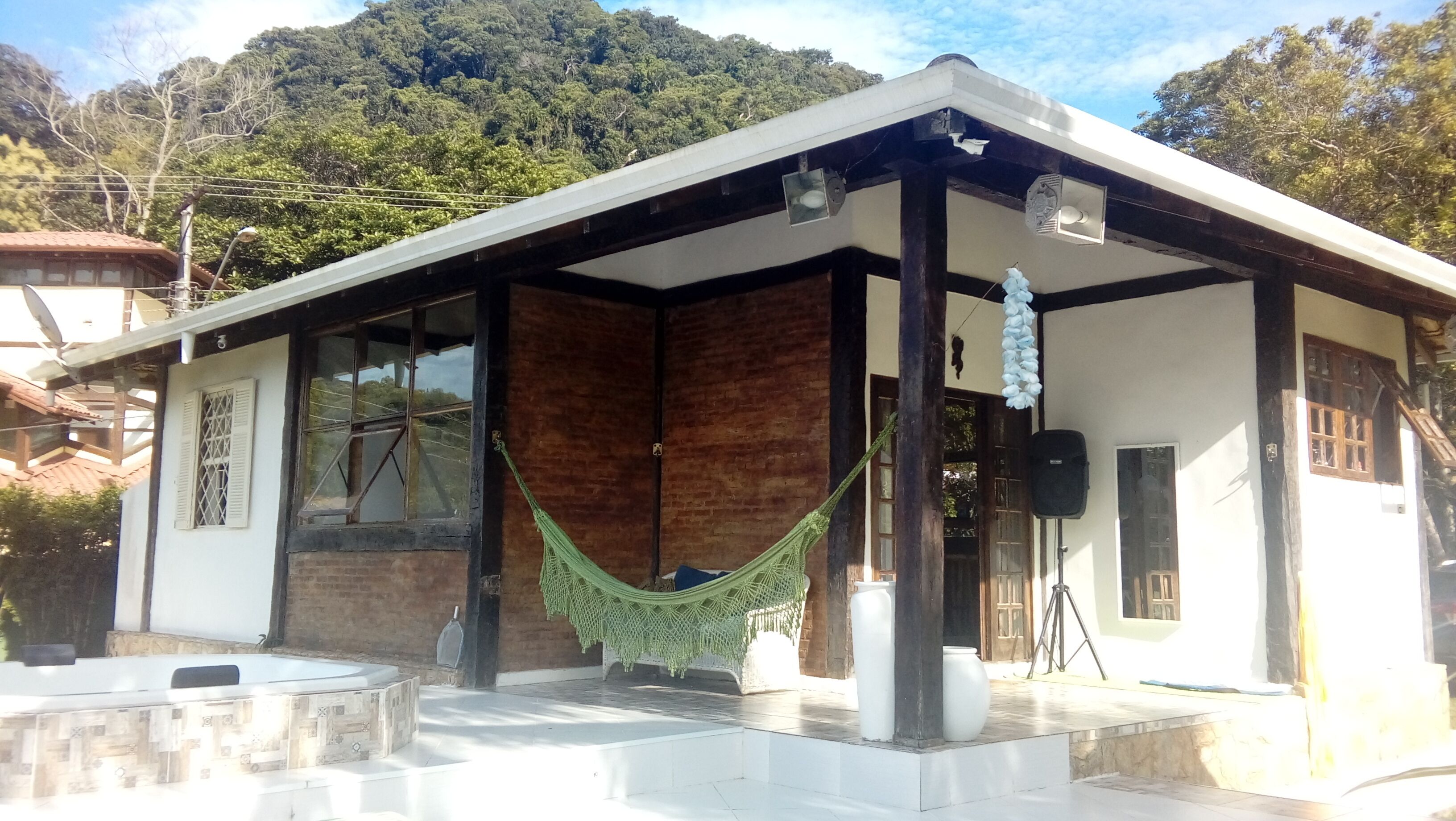 HOUSE WITH JACUZZI - SOLARIUM AND PRIVATIVE TENNIS COURT