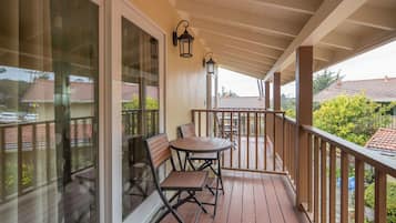 King Balcony | Terraza o patio