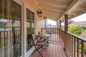 Terrace/patio - Vendange Carmel Inn & Suites (Carmel)