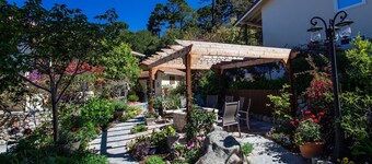 Vendange Carmel Inn & Suites