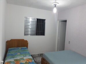 3 slaapkamers, een strijkplank/strijkijzer, gratis wifi