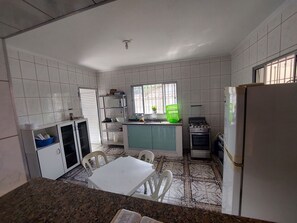 Geladeira, fogão, cooktop, liquidificador