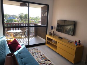 TV, mesa de pingue-pongue