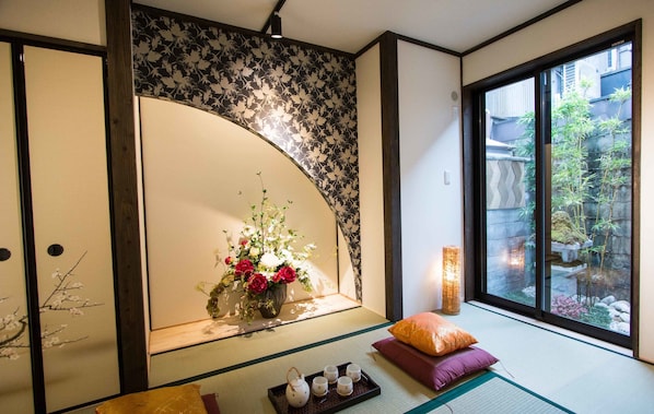 Maison (Private) | Literie de qualité, lit avec matelas en mousse à mémoire, décor unique
