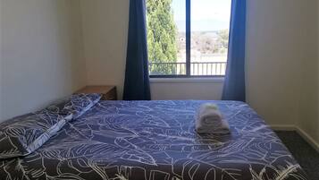 Family Chalet, Multiple Beds, Non Smoking, Ocean View | 1 bedroom, bed sheets