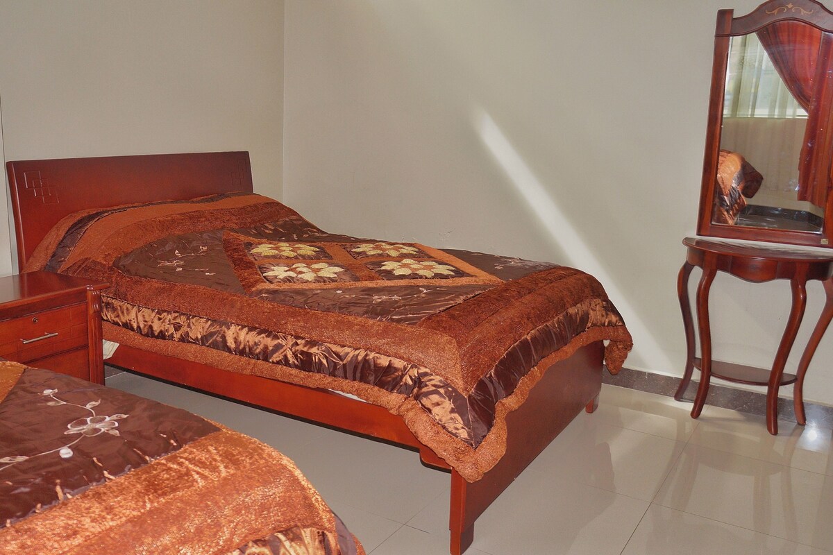 Rollaway beds, free WiFi, bed sheets