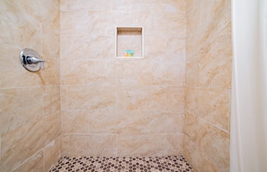 Secador de pelo, toallas