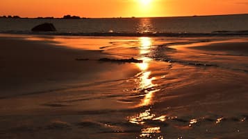 Una spiaggia nelle vicinanze