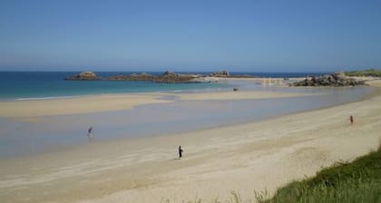 A haven of peace with Spa at 2 steps from the beach