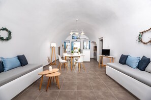 Family House, 1 Double Bed with Sofa bed, Kitchen, Courtyard View | Extra beds - Santorini Caves (Santorini)