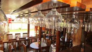 Bar (on property) - Grand Raka Homestay (Buleleng)