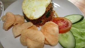Desayuno buffet (IDR 50000 por persona)