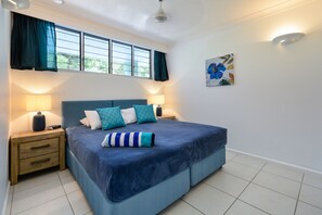 Standard Apartment, 2 Bedrooms, Sea View - Beach Front Lagoon Lodge Apartments (Whitsundays)