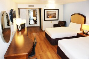 Chambre Confort, 2 lits doubles, accessible aux personnes à mobilité réduite, non-fumeur | Équipements de la chambre