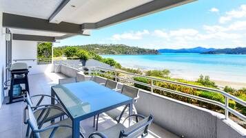 Leilighet, 2 soverom, sjøutsikt | Terrasse/patio
