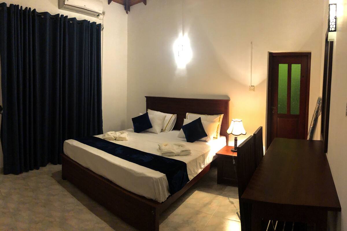 Deluxe Twin Room, Non Smoking | Premium bedding, down comforters, individually decorated