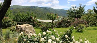 The Nest - Cosy cottage for two in gorgeous property with large swimming pool