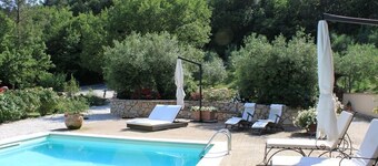 The Nest - Cosy cottage for two in gorgeous property with large swimming pool