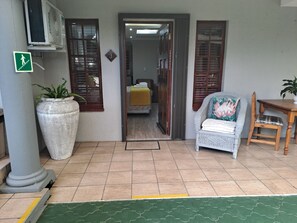 Terrace/patio - Kuiersaam Gastehuis (Secunda)