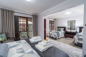 Kamar Quadruple Keluarga | 1 kamar tidur, seprai premium, selimut bulu angsa, dan brankas