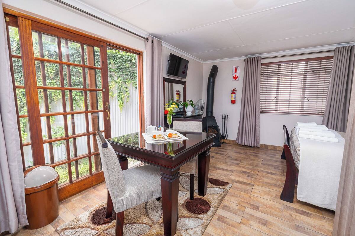 Standard Double Room | 1 bedroom, down duvets, in-room safe, desk