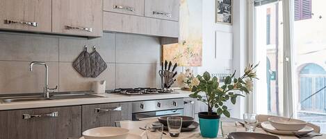 Fridge, microwave, oven, stovetop