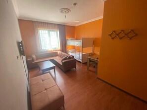 Premium bedding, soundproofing, free WiFi, bed sheets - City House Hotel (Antalya)