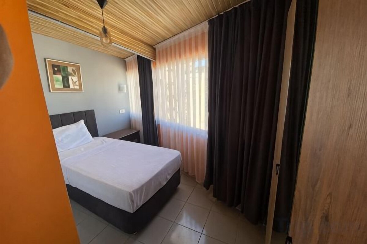 Premium bedding, soundproofing, free WiFi, bed sheets
