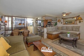 Signature Condo | Living area - Diamond Head Beach Hotel (Honolulu)