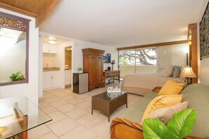 Living area - Diamond Head Beach Hotel (Honolulu)