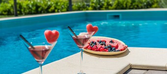 VILLA MIA (with heated pool and big garden)