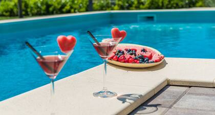 VILLA MIA (mit beheiztem Pool und großem Garten)