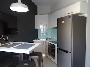 Apartment, 1 Schlafzimmer | Eigene Küche | Großer Kühlschrank, Ofen, Herdplatte, Wasserkocher