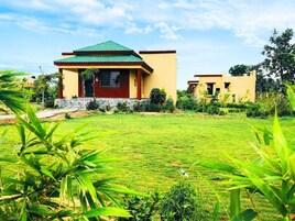 Family Villa, Multiple Beds, Non Smoking, Garden View | Living area