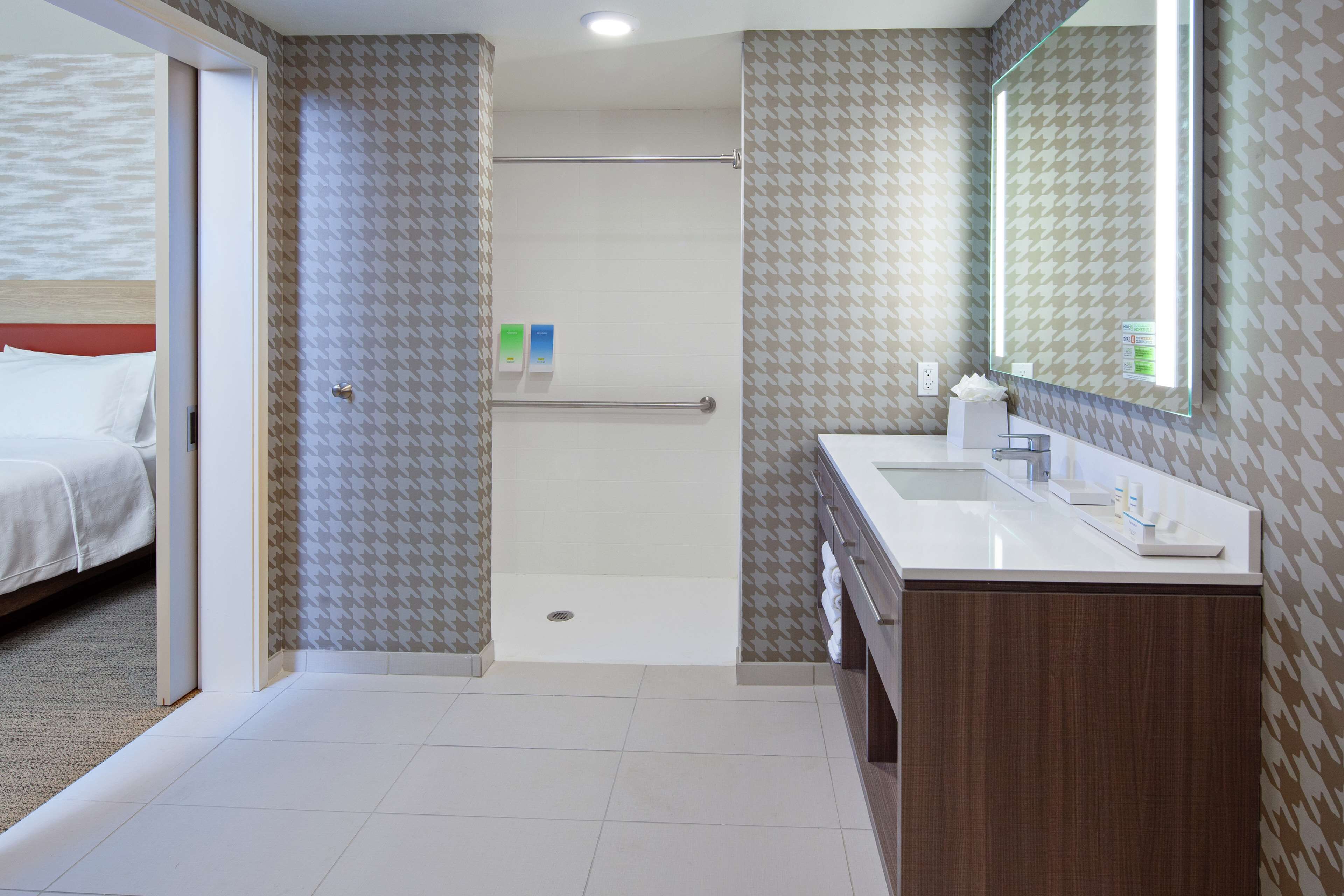 suite, 1 king bed, accessible (mobility & hearing, roll-in shower) | bathroom shower