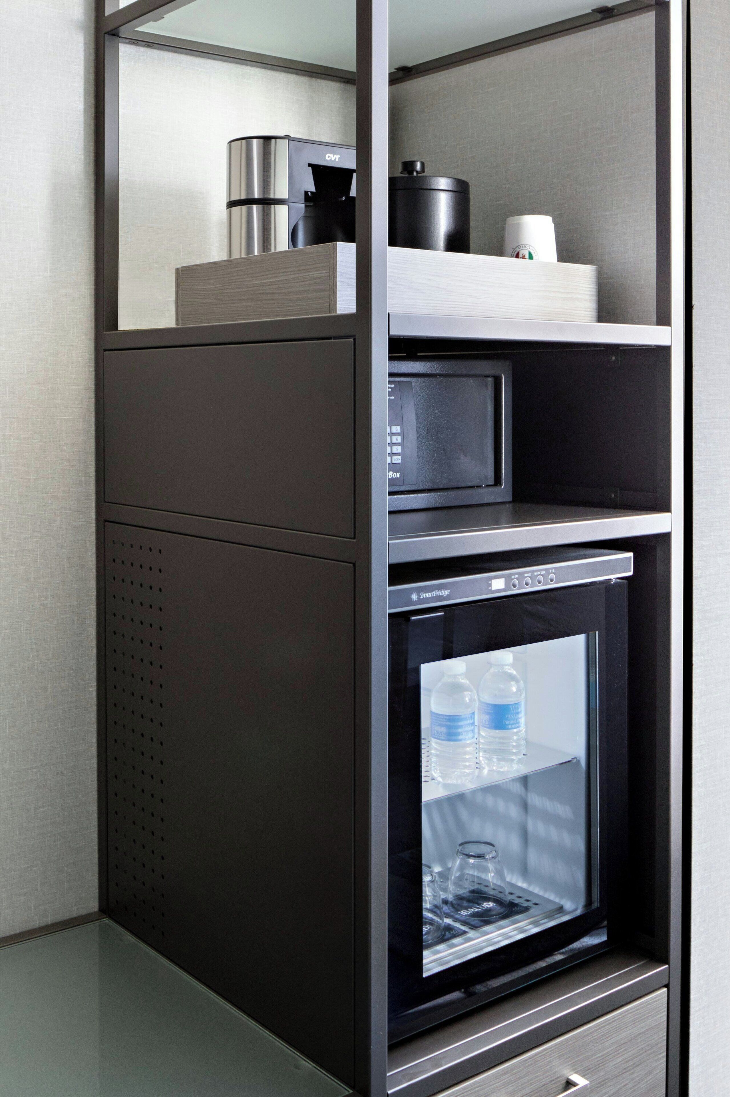 1 bedroom, in-room safe, desk, iron/ironing board