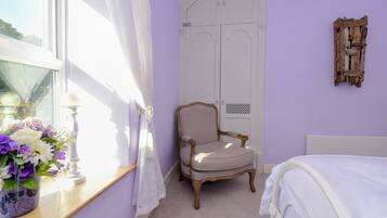 3 bedrooms, iron/ironing board, travel crib, WiFi
