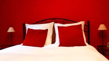 Classic Double Room | Langsir/tirai gelap terus, Wi-fi percuma, cadar katil