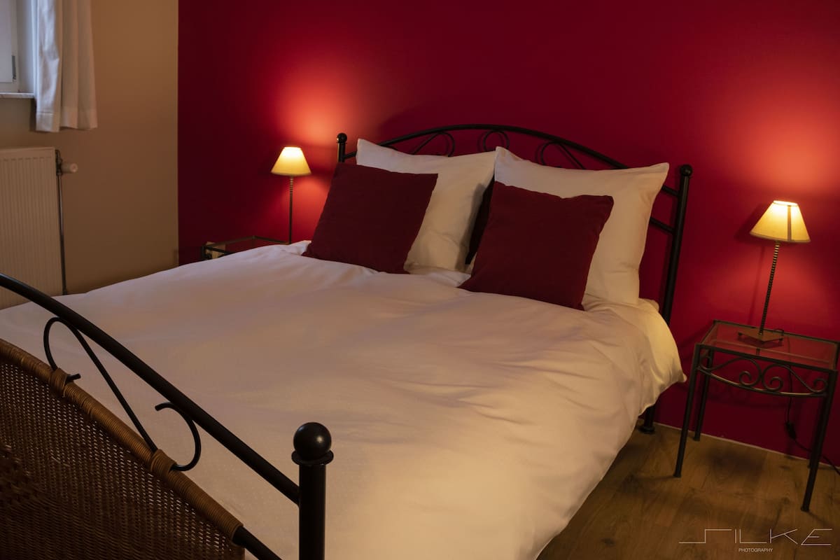 Blackout curtains, free WiFi, bed sheets