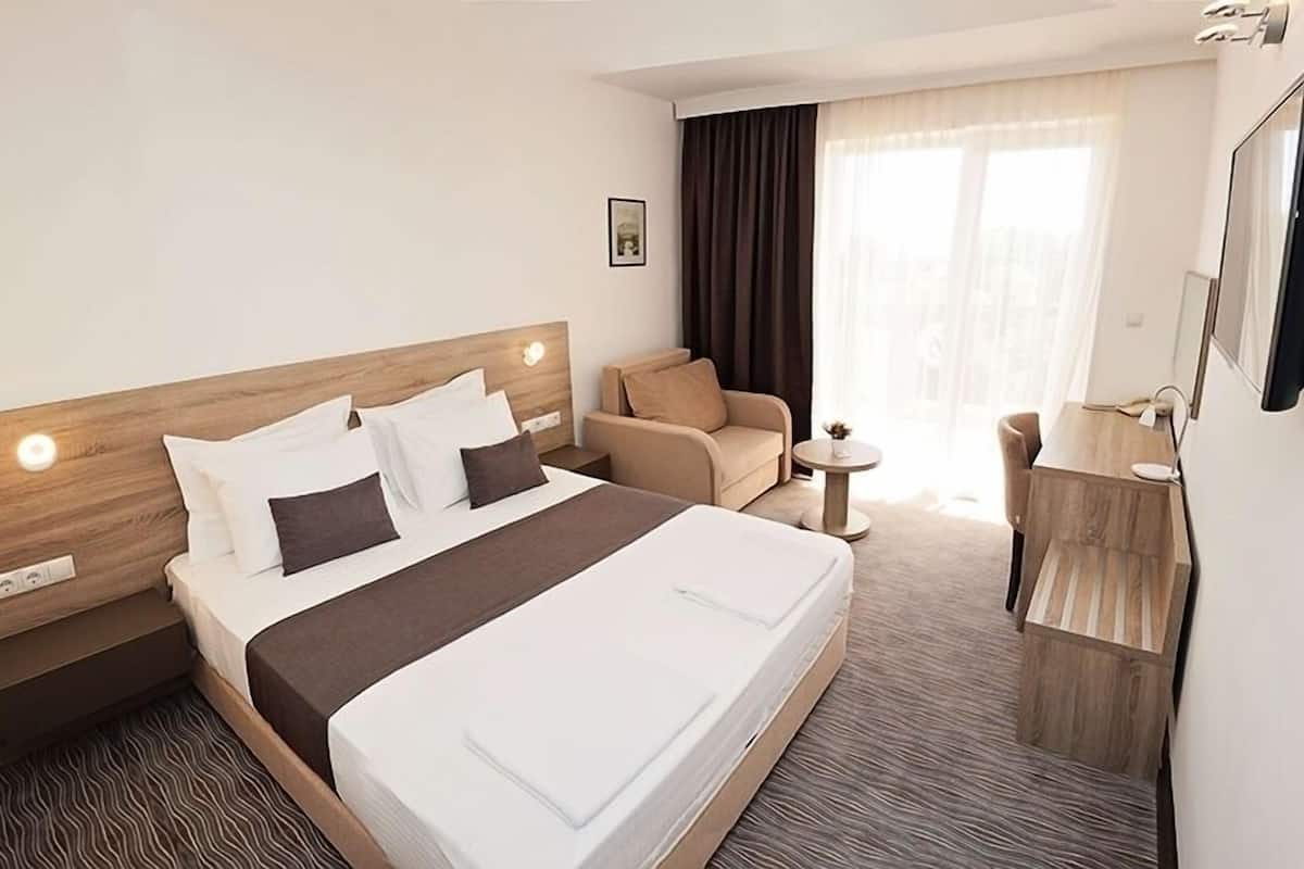 Standard Double Room | Premium bedding, in-room safe, soundproofing, iron/ironing board
