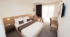 Dobbeltrom – standard | Sengetøy av topp kvalitet, safe på rommet og lydisolert