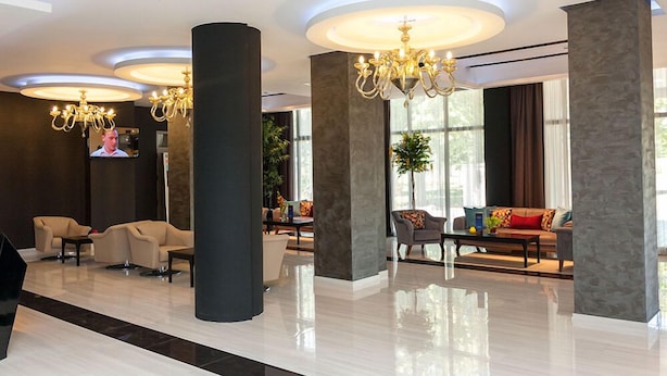 Lobby sitting area - Hotel Bosphorus (Aleksinac)