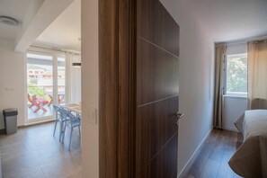 2 bedrooms, iron/ironing board, free WiFi