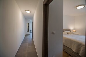 2 bedrooms, iron/ironing board, free WiFi
