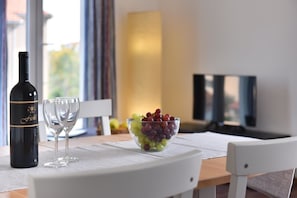 Dining - Crowonder Harbor Vila West Apartment (Bibinje)