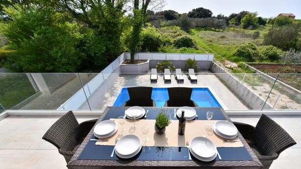 Tempat makan outdoor